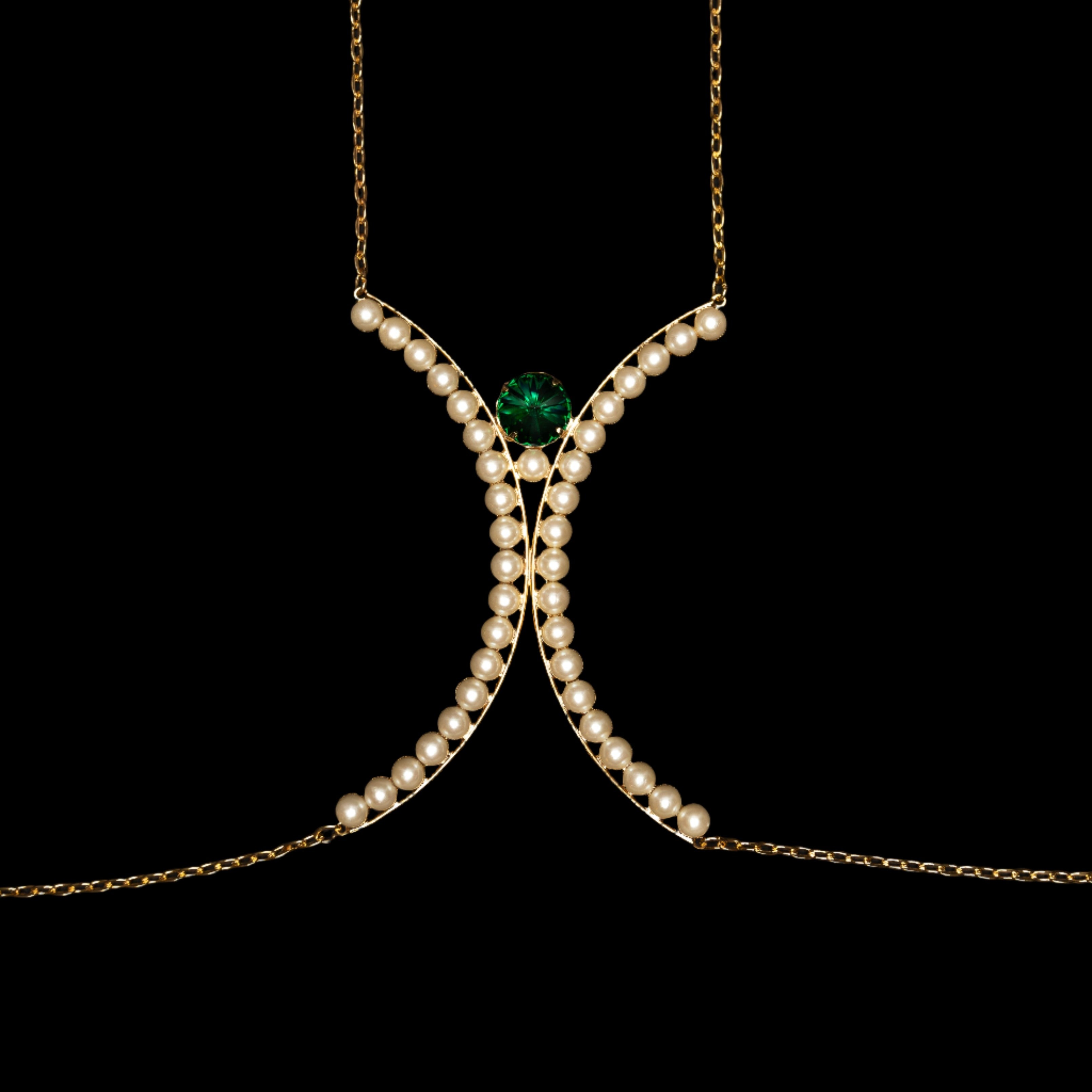EMILY IN PEARLS- EMERALD