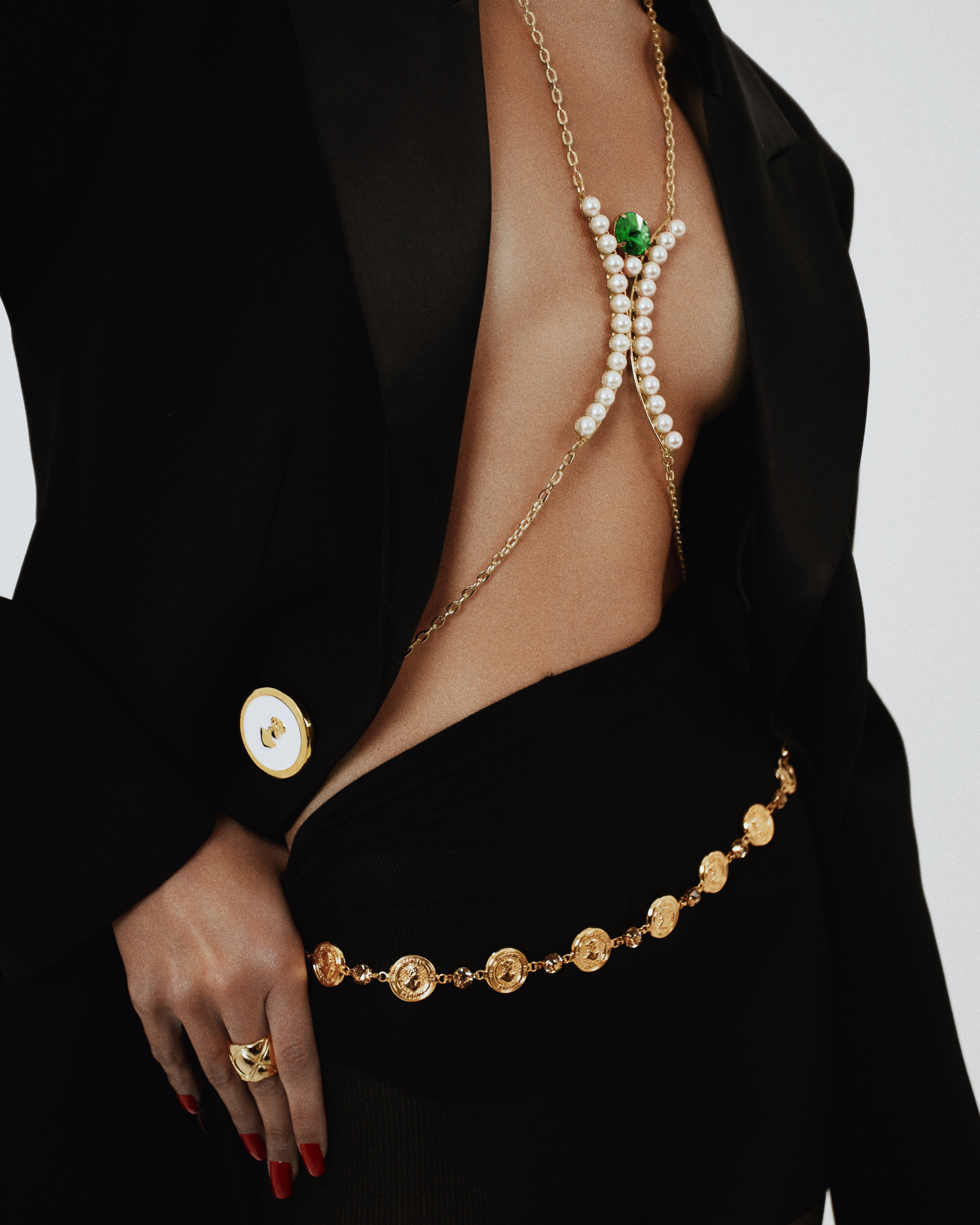 EMILY IN PEARLS- EMERALD