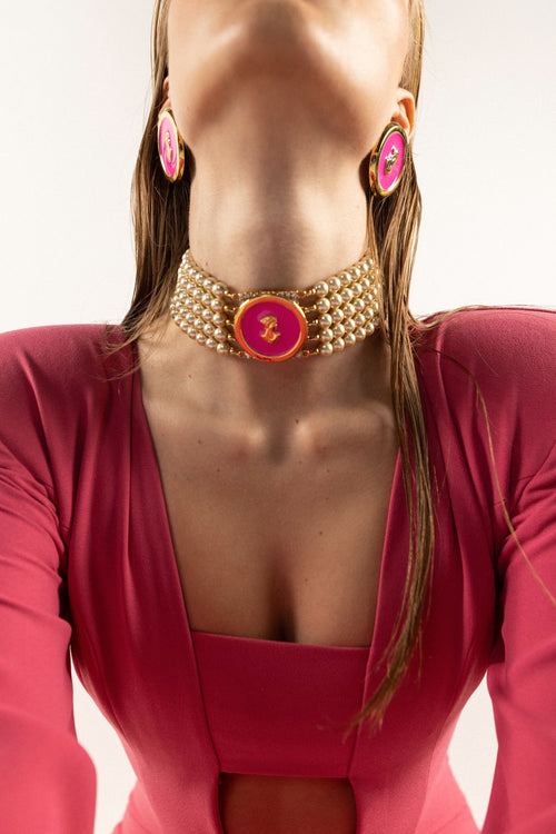 Anne Choker in Pink