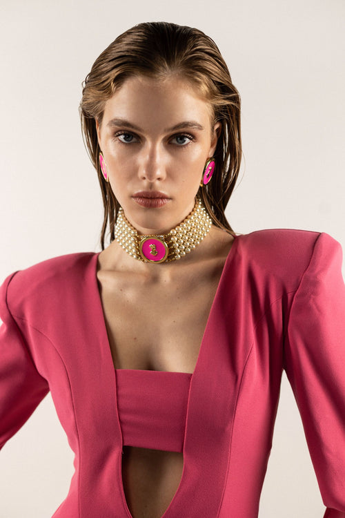 Anne Choker in Pink